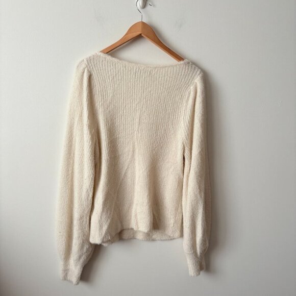 Abercrombie & Fitch Soft Eyelash Furry Scoop Neck Sweater White Cream Sz Medium - Picture 8 of 11